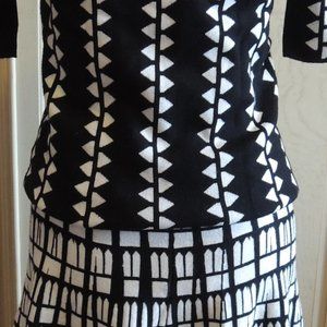 SOLD!!!! SAKS Fifth Avenue 2 Piece Knit Set Size XS Bl/Wh